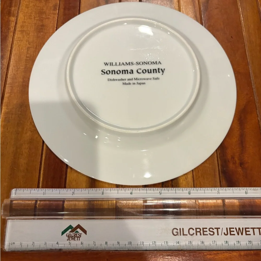 Williams- Sonoma Sonoma County Salad Plate Made in Japan, 8 1/4